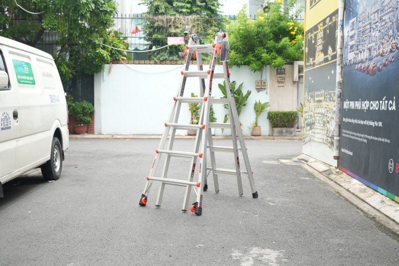 Thang nhôm rút chữ A Little Giant USA M26
