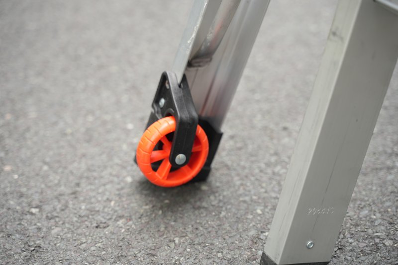Thang nhôm rút chữ A Little Giant USA M26