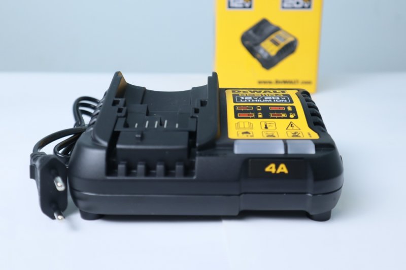 Bộ sạc pin 10.8-18V Dewalt DCB1104-B1