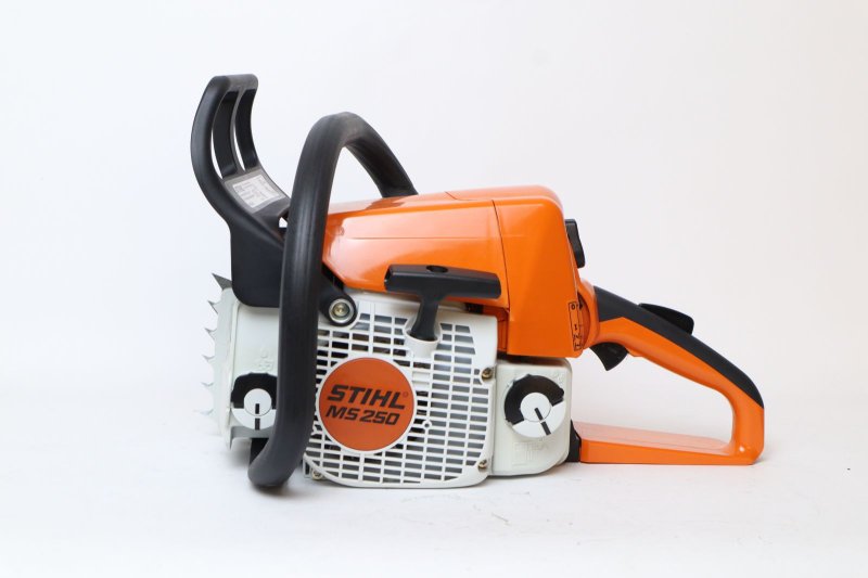 Máy cưa xích STIHL MS-250 18"