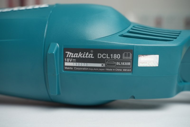Máy hút bụi dùng pin Makita DCL180Z (Chưa kèm Pin & Sạc)