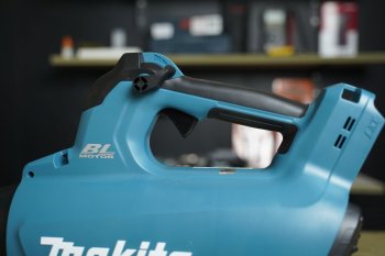 Máy thổi lá dùng pin 18V Makita DUB184RT (1 Pin 5.0Ah và Sạc Nhanh)