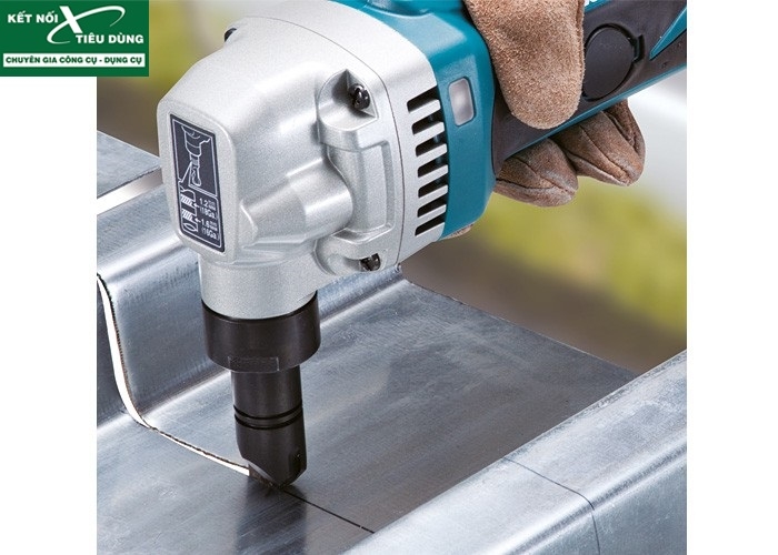 Máy cắt tôn dùng pin Makita DJN161Z ( Chưa Pin & Sạc ) 18V