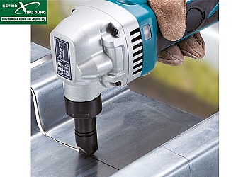 Máy cắt tôn dùng pin Makita DJN161Z ( Chưa Pin & Sạc ) 18V
