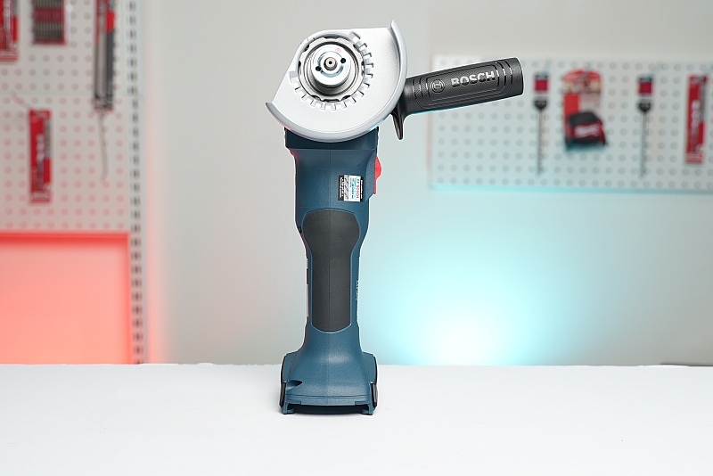 100mm Máy mài góc dùng pin 18V Bosch GWS 18V-8 Set (2 Pin 4.0Ah, 1 Sạc)