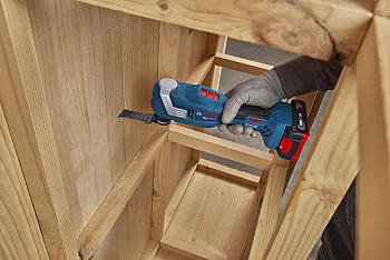 Máy Cắt Rung Pin 18V Bosch GOP18V-30 Starlock (SOLO)