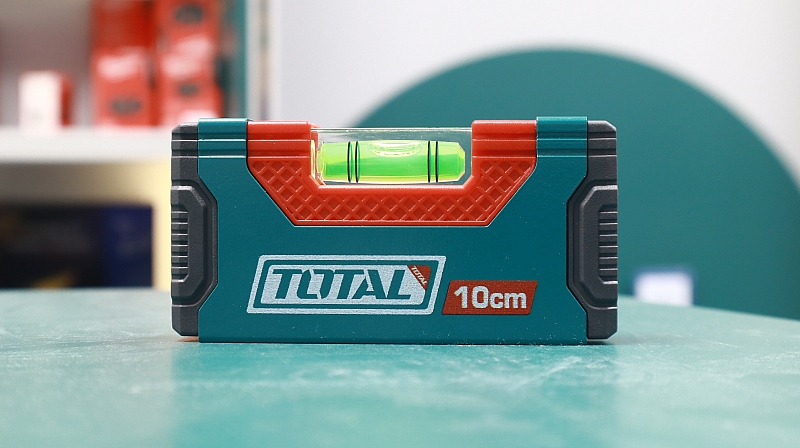 Thước Thủy Mini 10cm Total TMT205101 (Có Nam Châm)