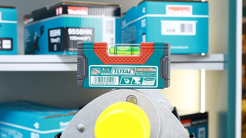 Thước Thủy Mini 10cm Total TMT205101 (Có Nam Châm)
