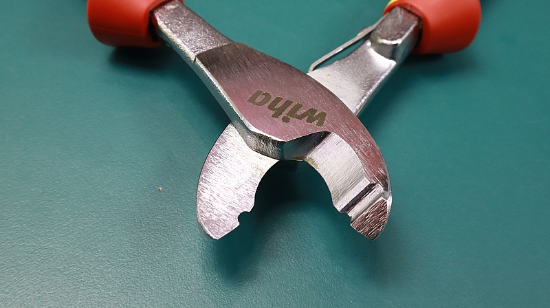 Kìm Cắt Cáp Cách Điện 1000V 210 mm Wiha 43662
