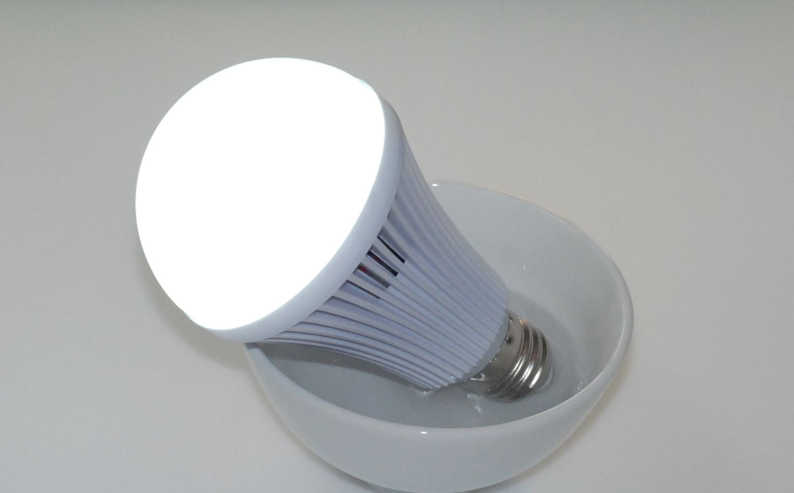 Vì sao tuổi thọ đèn LED nhà bạn không đạt như mong muốn