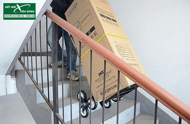Mua xe đẩy hàng leo cầu thang tải trọng bao nhiêu là đủ?