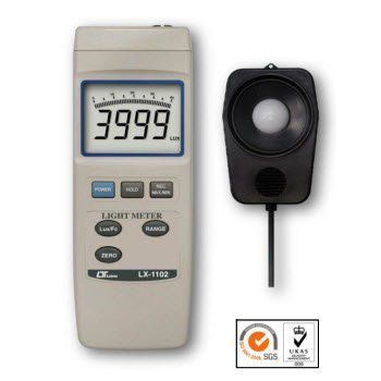 Máy đo ánh sáng/tia cực tím Lutron LX-1102