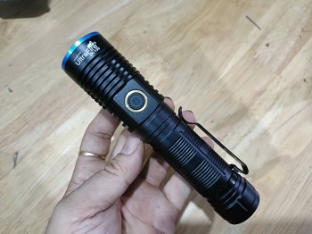 Đèn pin siêu sáng 2500lumen Ultrafire ZK-139 (đuôi đèn nam châm)