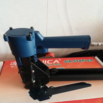 Máy khoan tường Bosch GSB 10RE (valy nhựa, bộ mũi khoan + đầu vít)