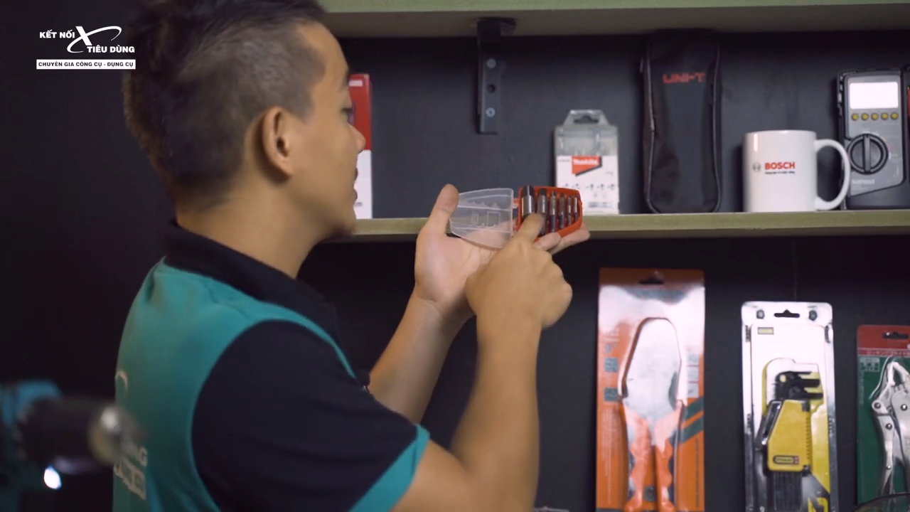 [G&oacute;c DIY] Th&aacute;o V&iacute;t Bị T&ograve;e Đầu? Mẹo Hay Ai Cũng N&ecirc;n Biết - bộ dụng cụ th&aacute;o v&iacute;t chuy&ecirc;n dụng