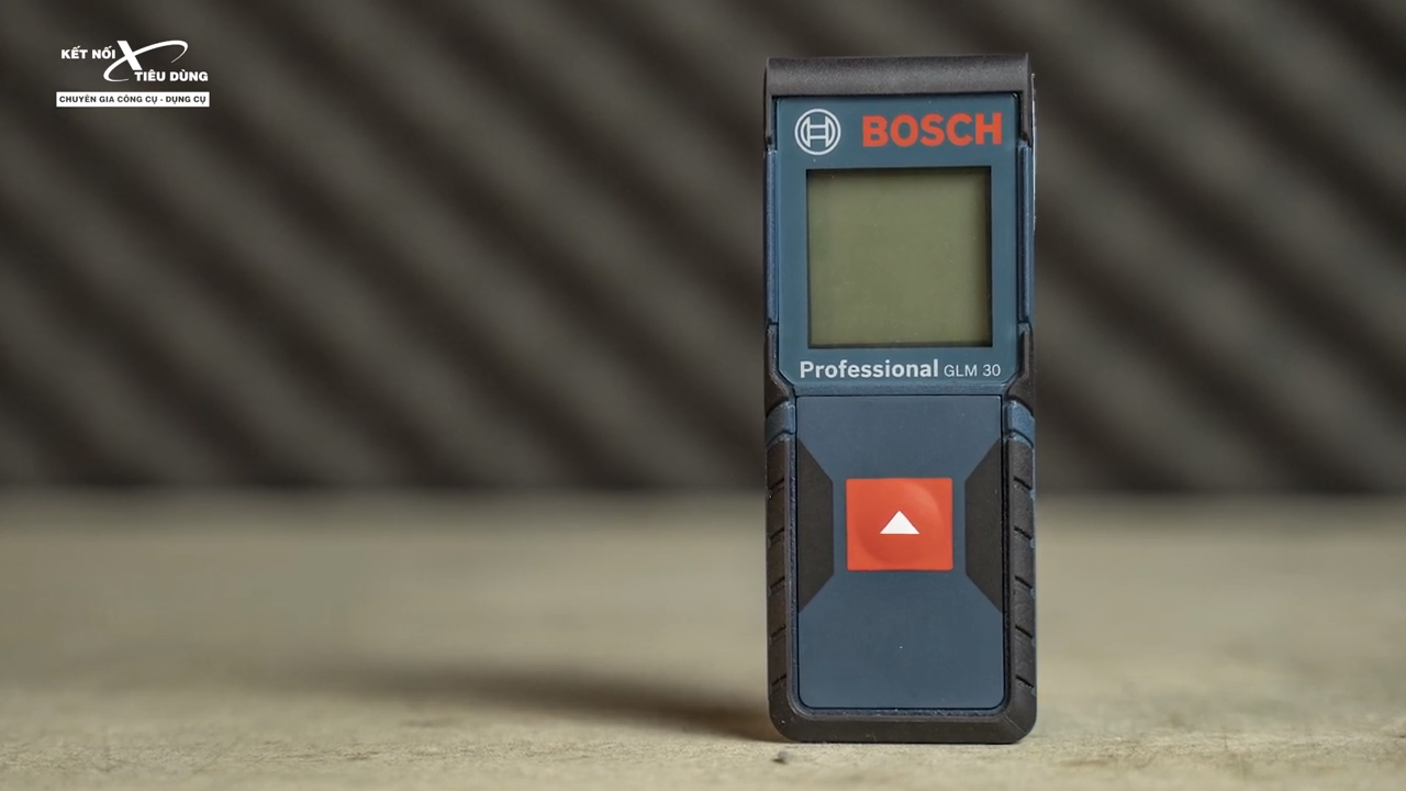 [Review] M&aacute;y Đo Khoảng C&aacute;ch Laser Bosch GLM 30: Nhỏ Gọn, Đo Ch&iacute;nh X&aacute;c 30m - thiết kế đơn giản