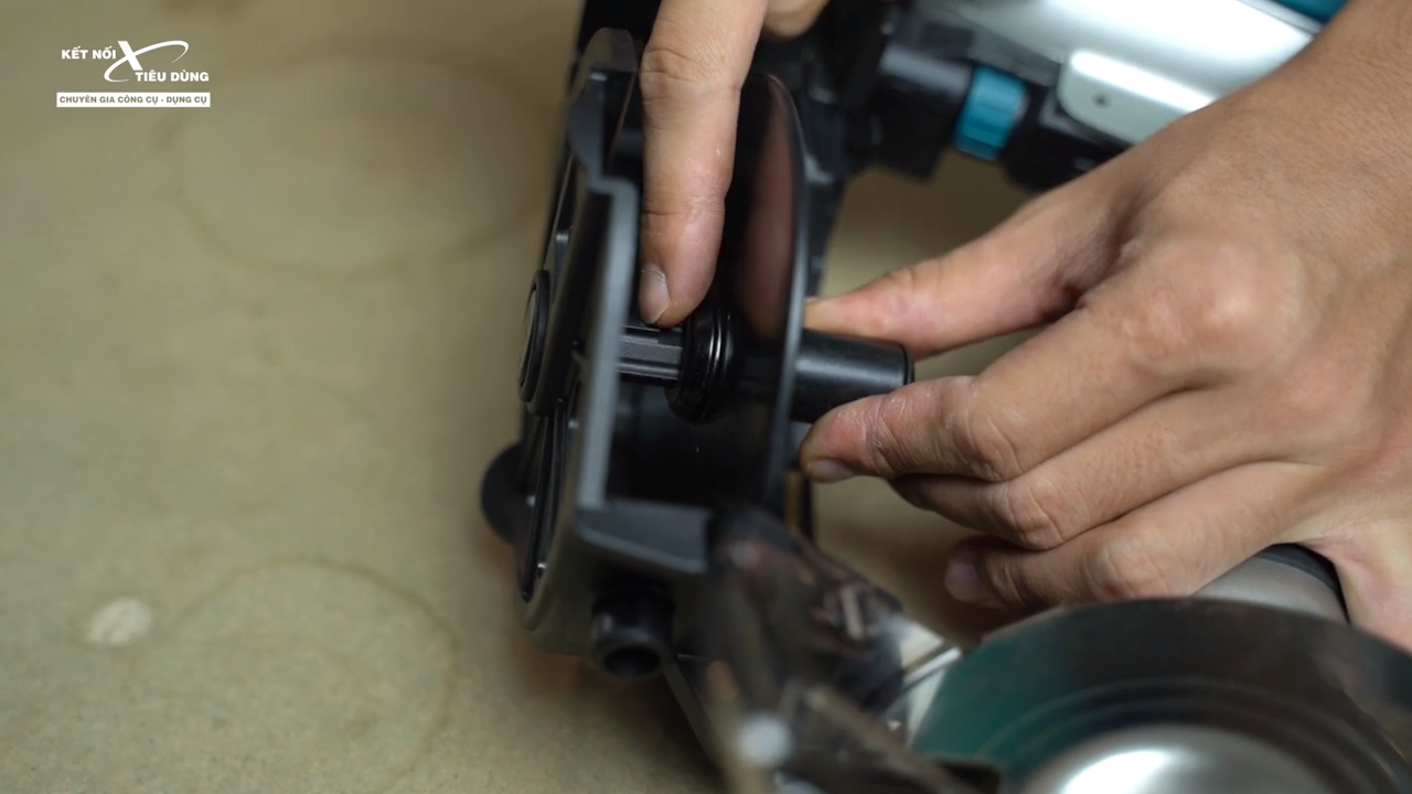[Review] Thử M&aacute;y Bắn Đinh Cuộn Makita AN560: Mạnh, Nhanh, An To&agrave;n, Bắn Ngọt - điều chỉnh đ&aacute;y