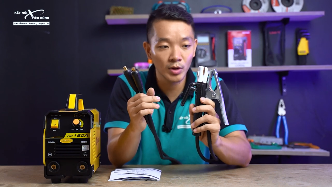 K&igrave;m h&agrave;n v&agrave; kẹp m&aacute;c thuộc loại ti&ecirc;u chuẩn của Hồng K&yacute;, l&otilde;i bằng đồng n&ecirc;n truyền dẫn điện rất tốt
