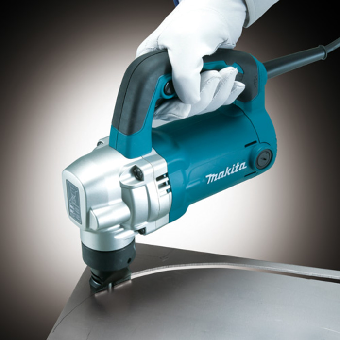 máy cắt sắt makita