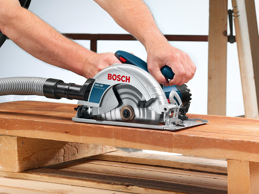máy cưa cầm tay bosch