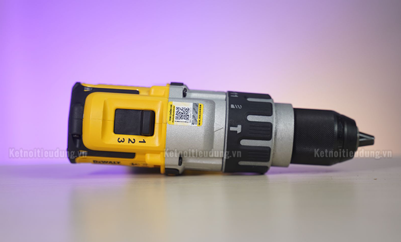 May-khoan-dong-luc-dung-pin-Dewalt-DCD996M2-18V