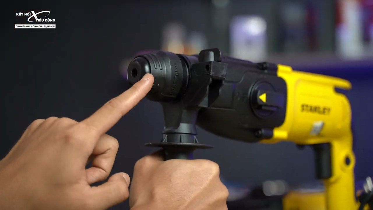 M&aacute;y khoan Stanley hoạt động mạnh mẽ v&agrave; linh hoạt tr&ecirc;n th&eacute;p, gỗ, đặc biệt khoan b&ecirc; t&ocirc;ng rất tốt