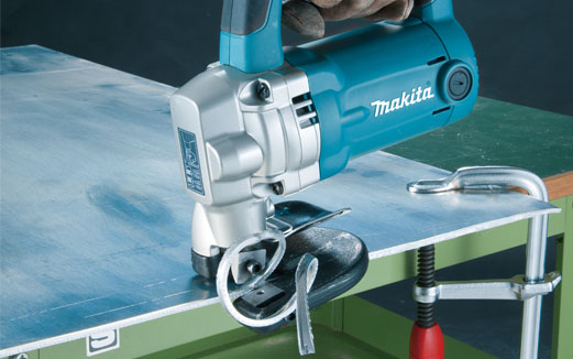 máy cắt sắt makita