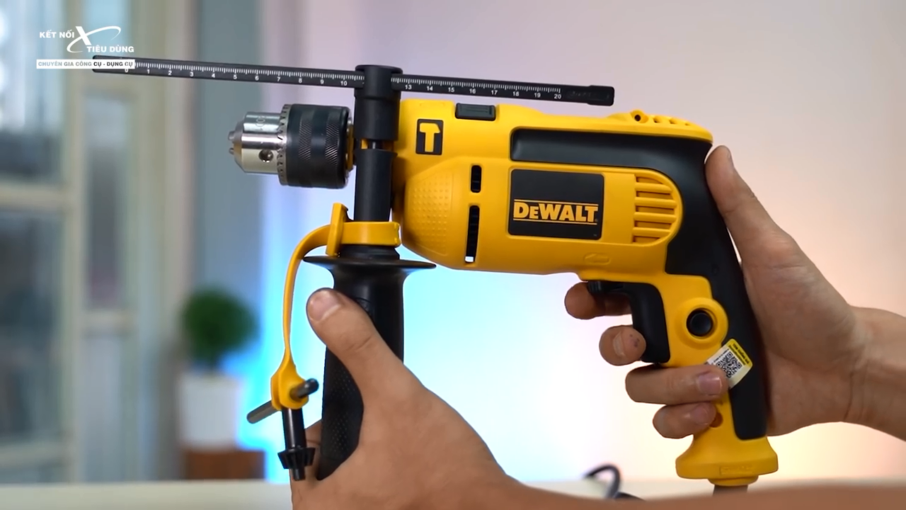 M&aacute;y khoan động lực Dewalt DWD024 l&agrave; một trong những sản phẩm b&aacute;n chạy nhất của thương hiệu Dewalt
