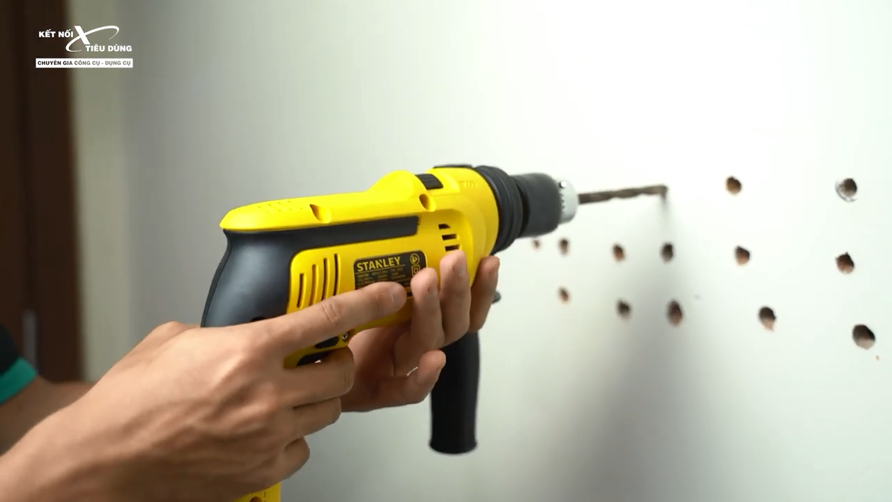 M&aacute;y c&oacute; chế độ b&uacute;a nhưng kh&ocirc;ng c&oacute; thiết kế đủ lực để khoan b&ecirc; t&ocirc;ng