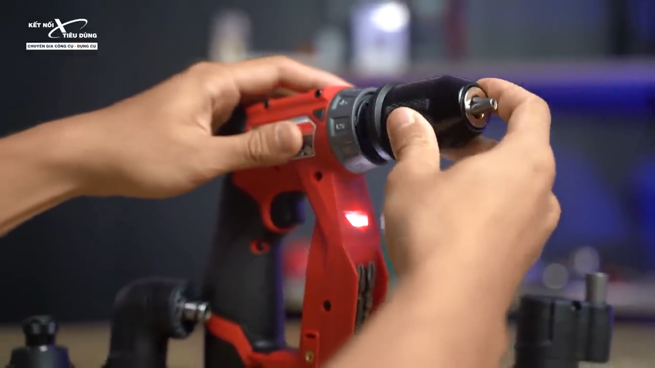 M&aacute;y khoan d&ugrave;ng pin Milwaukee M12 FDDXKIT sử dụng động cơ Fuel kh&ocirc;ng chổi than hiện đại
