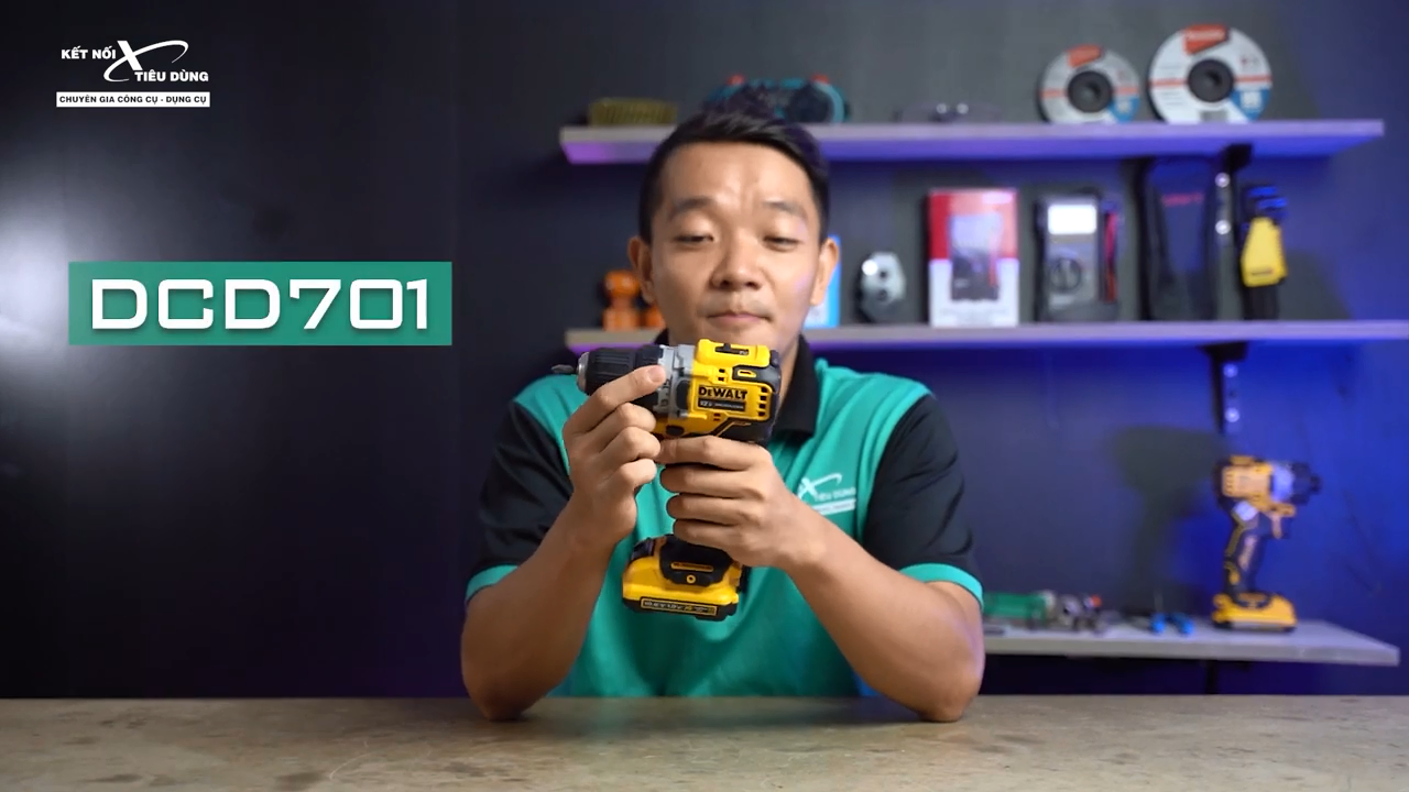 M&aacute;y khoan khoan Dewalt DCD 701 l&agrave; 1 trong 5 con m&aacute;y khoan pin d&ograve;ng Xtreme 12V mới ra mắt của Dewalt