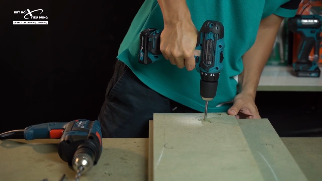 khoan gỗ với tốc độ nhanh
