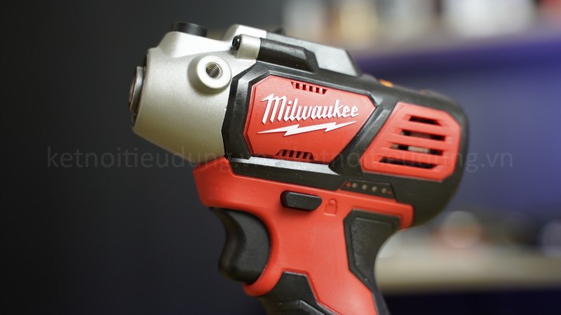 M&aacute;y đ&aacute;nh b&oacute;ng Milwaukee M12 BPS l&agrave; thiết bị hỗ trợ đắc lực cho Anh Em thợ mộc v&agrave; sử dụng phổ biến trong gia đ&igrave;nh