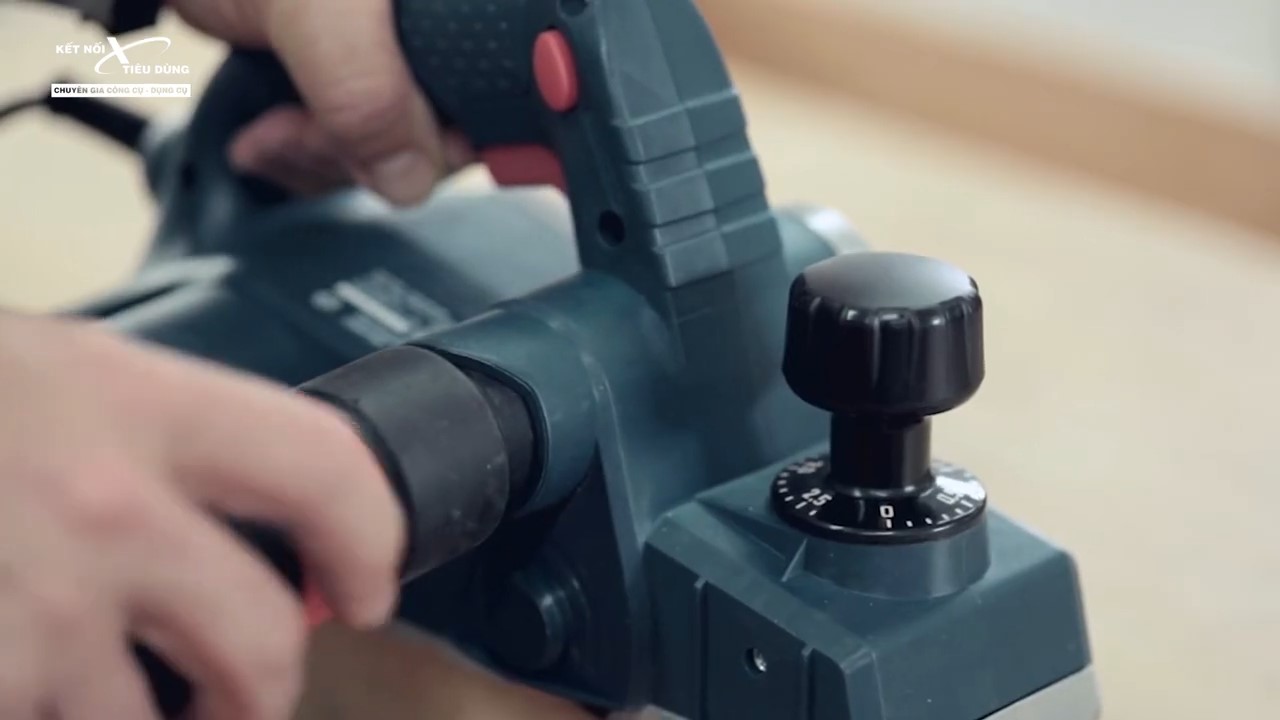 M&aacute;y b&agrave;o Bosch GHO 6500 được trang bị hệ thống phun hiện đại