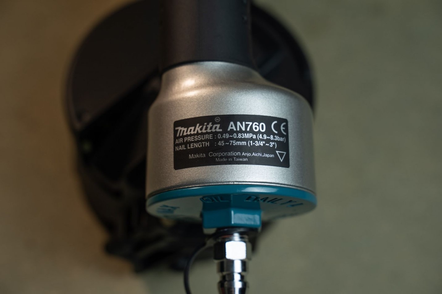 M&aacute;y bắn đinh cuộn Makita AN760 c&oacute; độ bền cao