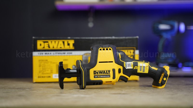 M&aacute;y cưa kiếm Dewalt DCS312 trang bị động cơ kh&aacute; mạnh mẽ c&oacute; thể thay thế ho&agrave;n to&agrave;n cưa tay th&ocirc;ng thường