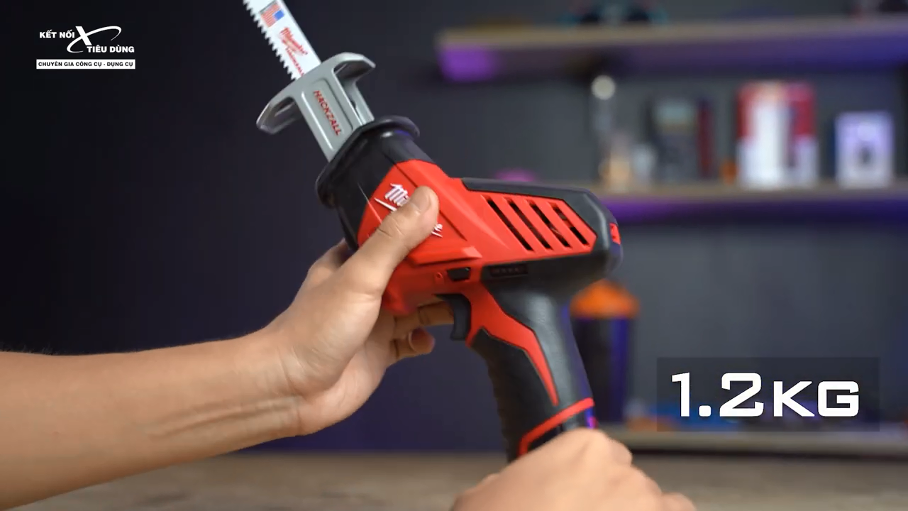 Con m&aacute;y c&oacute; build rất xịn s&ograve;, thiết kế vỏ ngo&agrave;i đẹp v&agrave; chắc chắn với trọng lượng chỉ 1.2kg