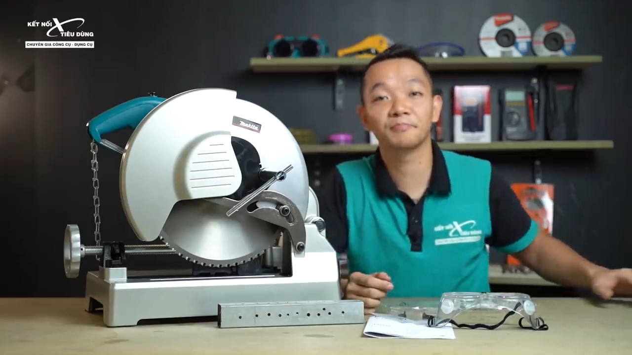 trọn bộ sản phẩm m&aacute;y cắt sắt Makita LC1230 