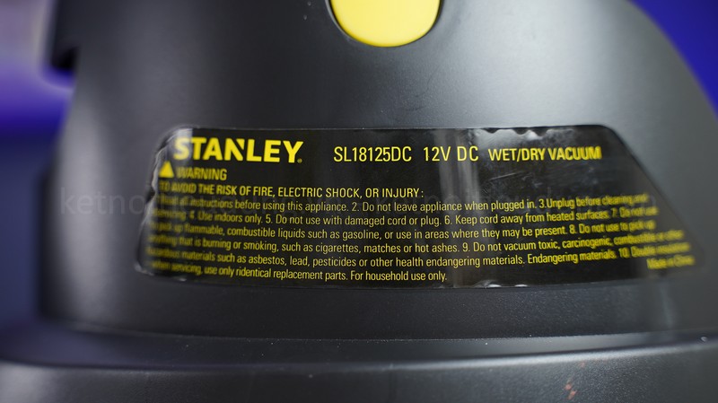 M&aacute;y h&uacute;t bụi sử dụng nguồn điện 12V , t&iacute;ch hợp đầu cắm tr&ecirc;n xe &ocirc; t&ocirc; rất tiện dụng