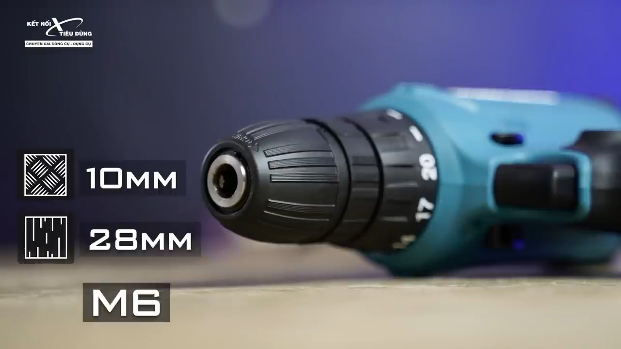 Makita DF0300 c&oacute; thể khoan gỗ v&agrave; khoan tường rất ngon l&agrave;nh với đầu kẹp M6 ph&ugrave; hợp với nhiều loại mũi v&iacute;t