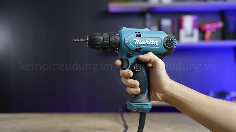 M&aacute;y khoan điện Makita DF0300 c&oacute; thiết kế nhỏ gọn, mang đến cho người d&ugrave;ng những trải nghiệm th&uacute; vị