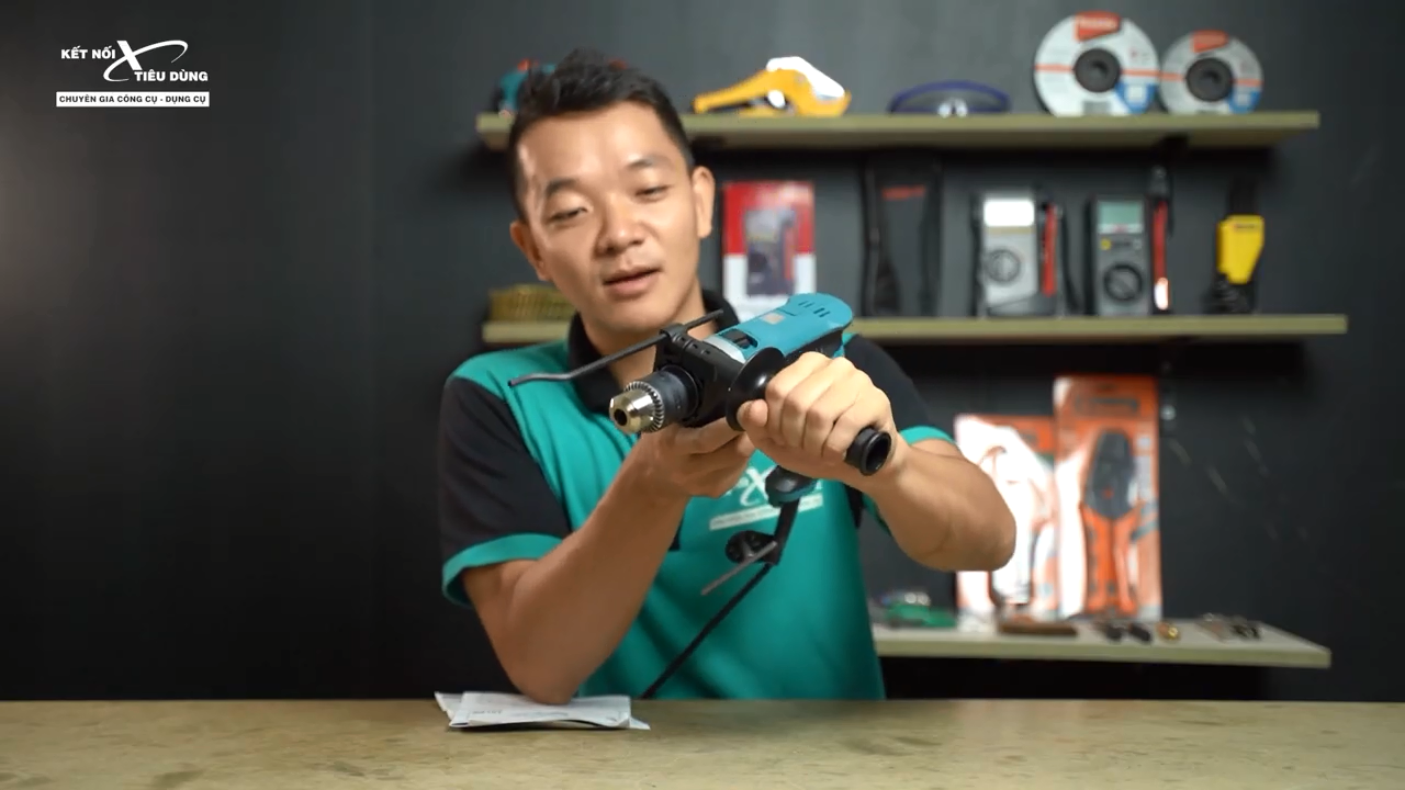 Tay cầm trợ lực c&oacute; thể điều chỉnh xoay theo c&aacute;c hướng dễ d&agrave;ng