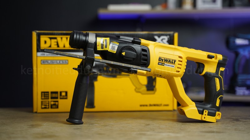 M&aacute;y khoan b&uacute;a Dewalt DCH133 trang bị 3 chức năng hoạt động mạnh mẽ tương đương m&aacute;y khoan điện