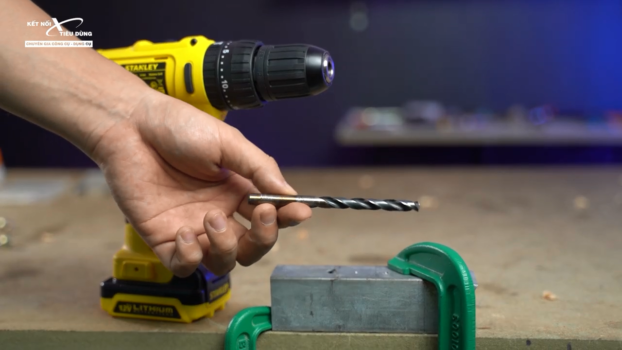 C&ocirc;ng lực của con m&aacute;y Stanley SCH121S2 n&agrave;y kh&aacute; ổn đ&aacute;p ứng hầu c&aacute;c c&ocirc;ng việc khoan v&agrave; bắt v&iacute;t trong gia đ&igrave;nh