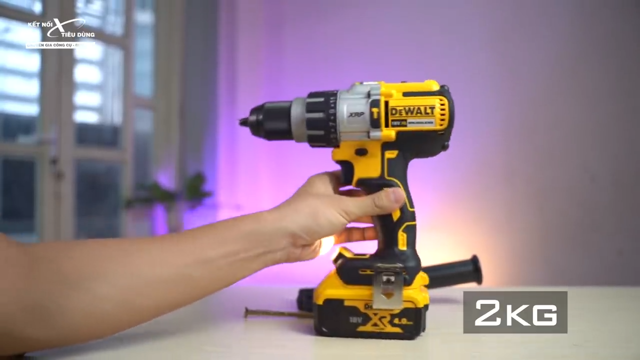 Con m&aacute;y c&oacute; thiết kế v&ocirc; c&ugrave;ng gọn nhẹ mang đến khả năng l&agrave;m việc linh hoạt