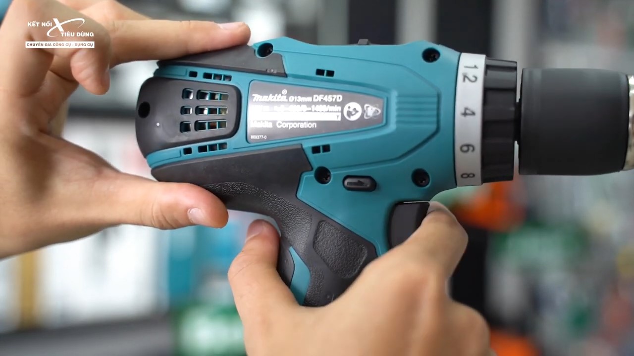 M&aacute;y khoan t&oacute;e lửa xuất ph&aacute;t từ sự ma s&aacute;t của động cơ b&ecirc;n trong m&aacute;y