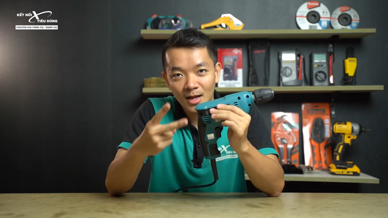 M&aacute;y khoan cầm tay Makita MT M6002 l&agrave; sản phẩm thuộc ph&acirc;n kh&uacute;c gi&aacute; rẻ của thương hiệu Makita