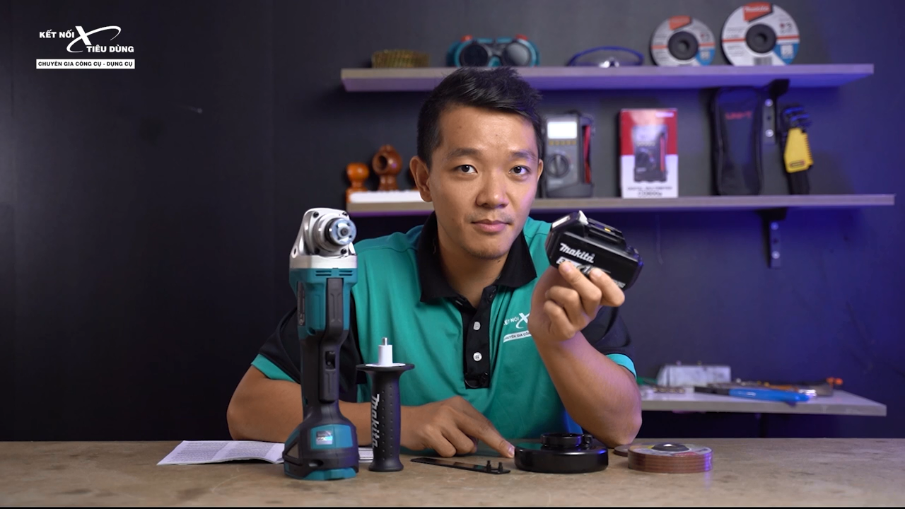 M&aacute;y m&agrave;i g&oacute;c Makita DGA408 sử dụng pin 18V cao cấp của Makita 