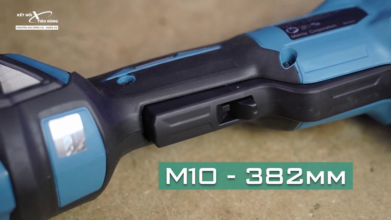 Makita DGA418 c&oacute; chiều d&agrave;i 382mm, x&agrave;i đĩa m&agrave;i 100mm, chạy rất &ecirc;m v&agrave; mượt