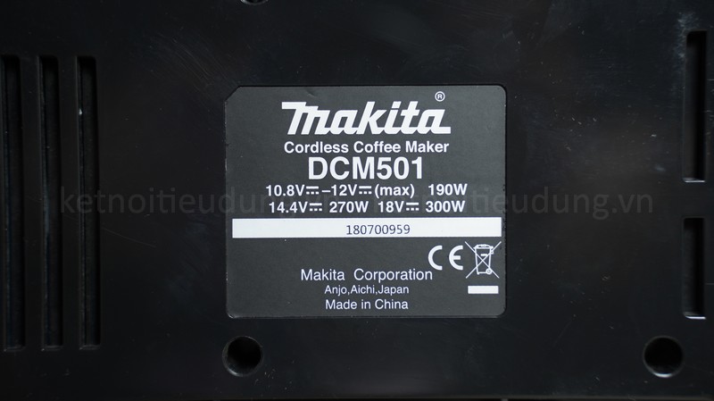 Con m&aacute;y hoạt động mạnh mẽ với c&ocirc;ng suất l&ecirc;n đến 300W cho ra ly c&agrave; ph&ecirc; thơm ngon chỉ trong v&agrave;i ph&uacute;t